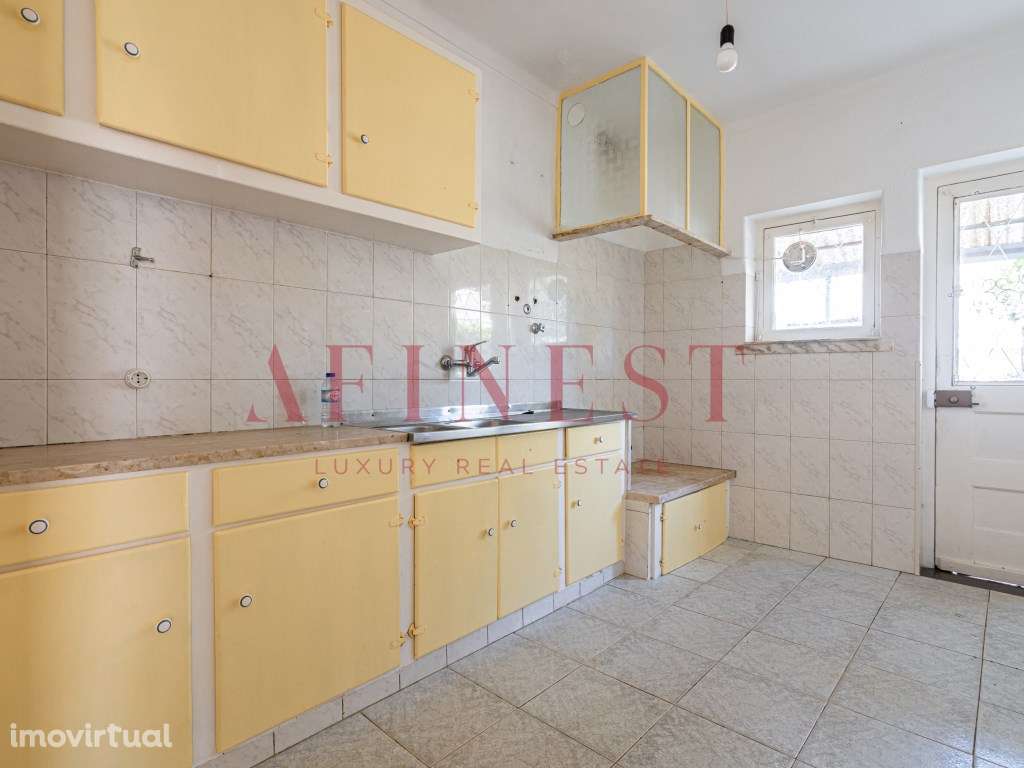 Moradia T6 na Abóboda para remodelar - Grande imagem: 4/23