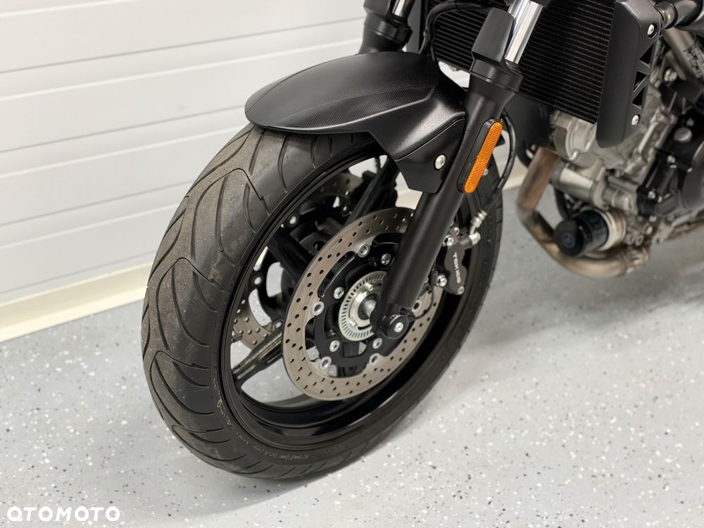 Suzuki SV - 25