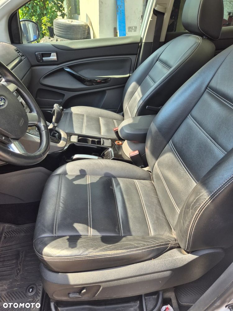 Ford Kuga 2.0 TDCi 4x4 Titanium - 8