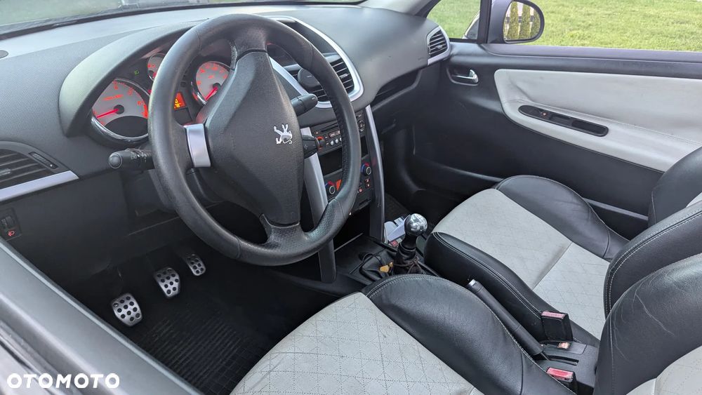 Peugeot 207 CC - 16