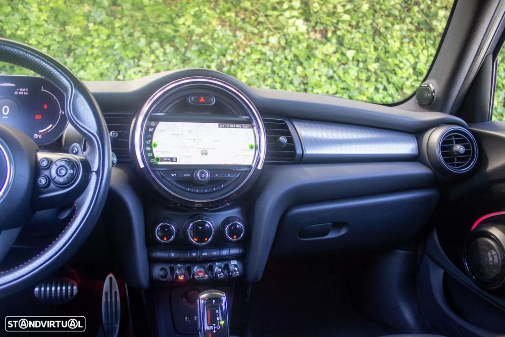 MINI 5 Portas Cooper SD Auto Desportiva - 17
