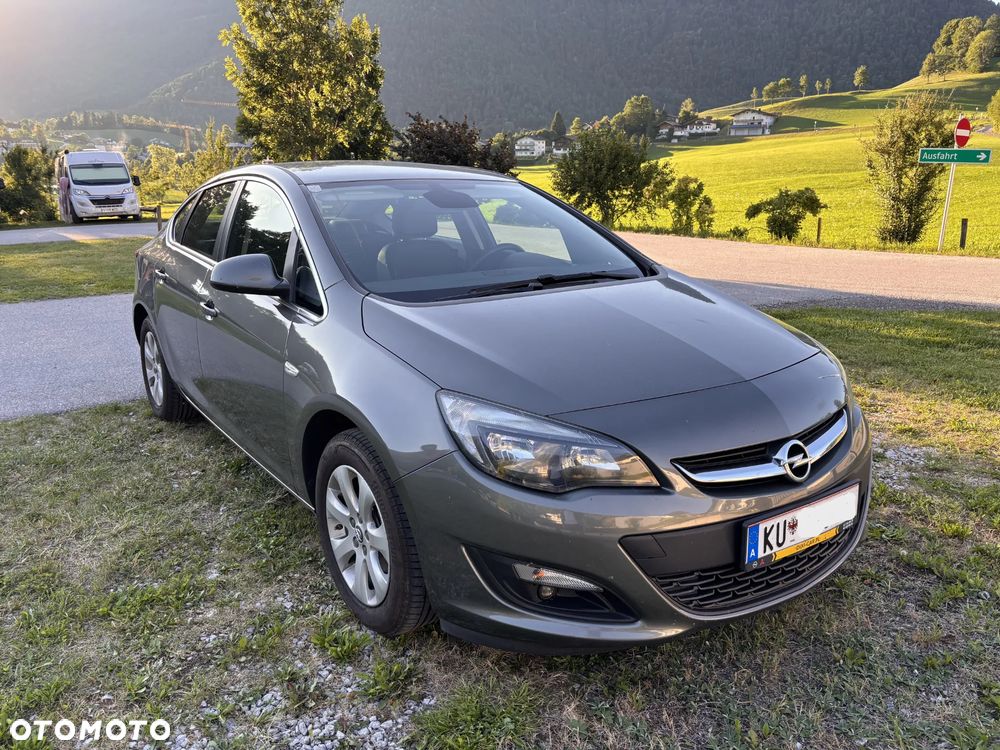 Opel Astra 1.4 T Business - 11