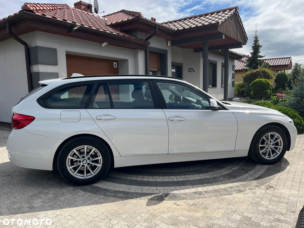 BMW Seria 3 320i GPF xDrive - 13