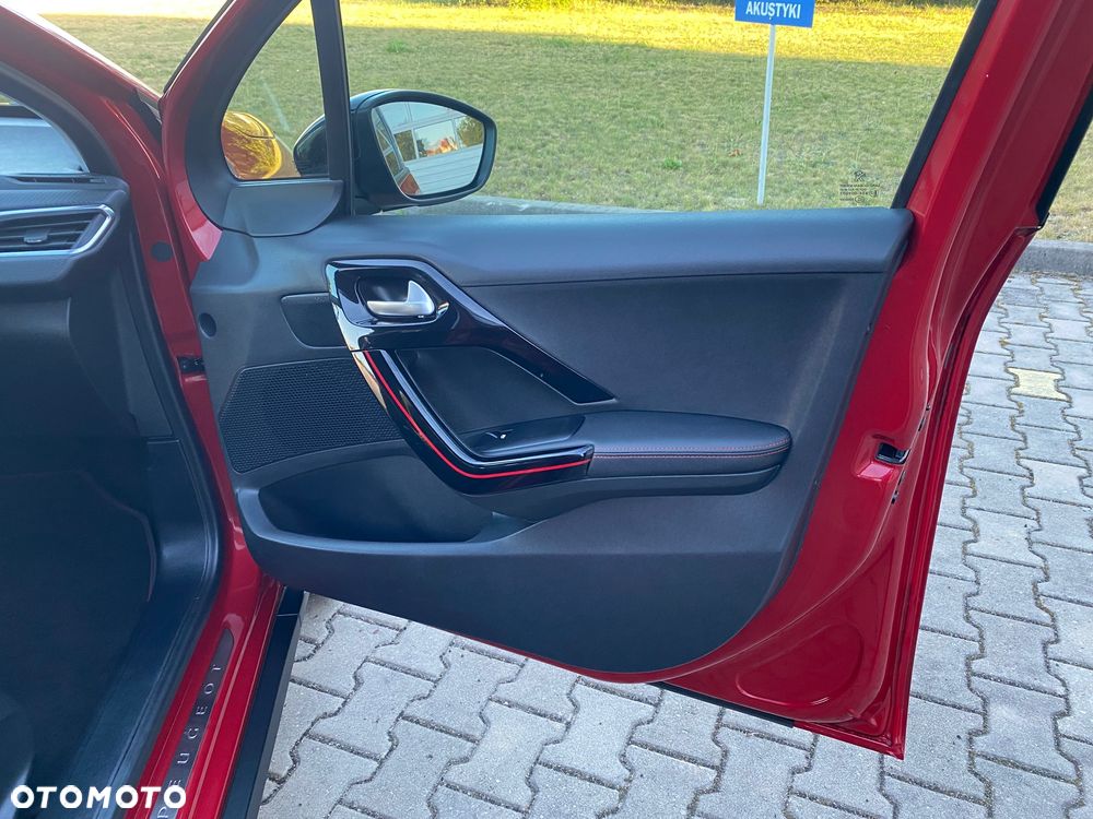 Peugeot 2008 1.2 PureTech GT Line S&S - 16