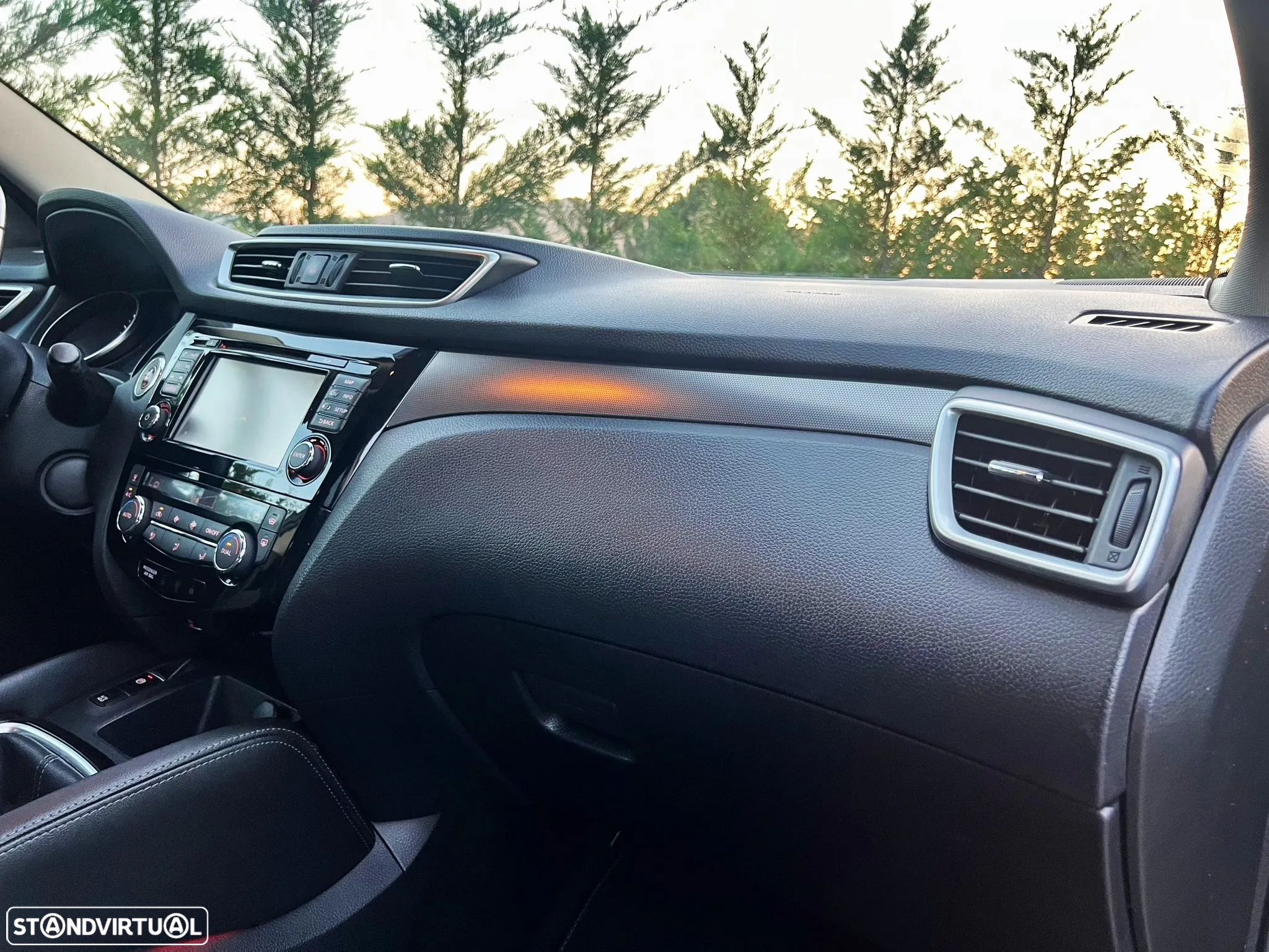 Nissan Qashqai 1.5 dCi N-Connecta 18 - 15