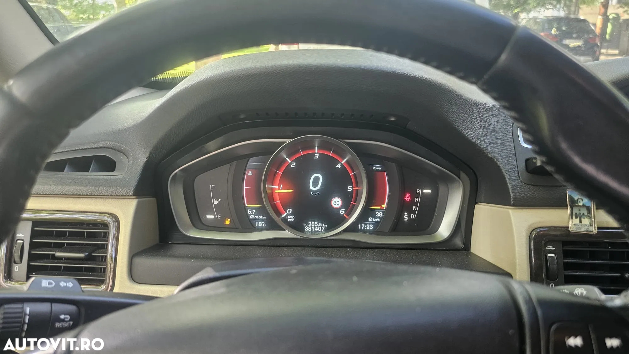 Volvo V70 DRIVe Geartronic Powershift Summum - 4