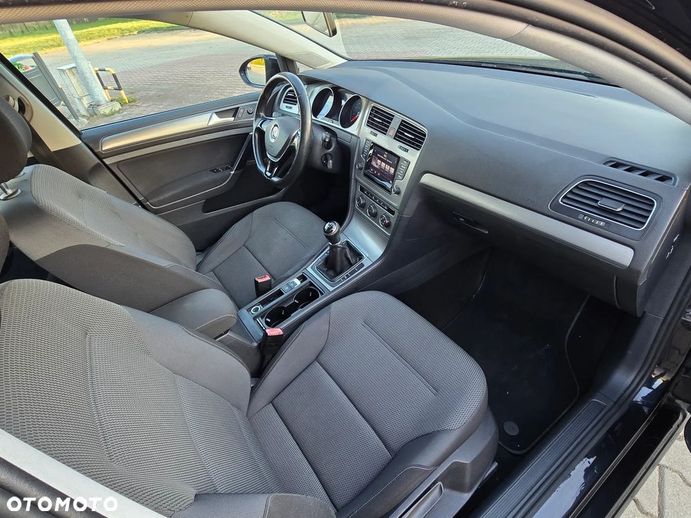 Volkswagen Golf 1.6 TDI BlueMotion Comfortline - 13