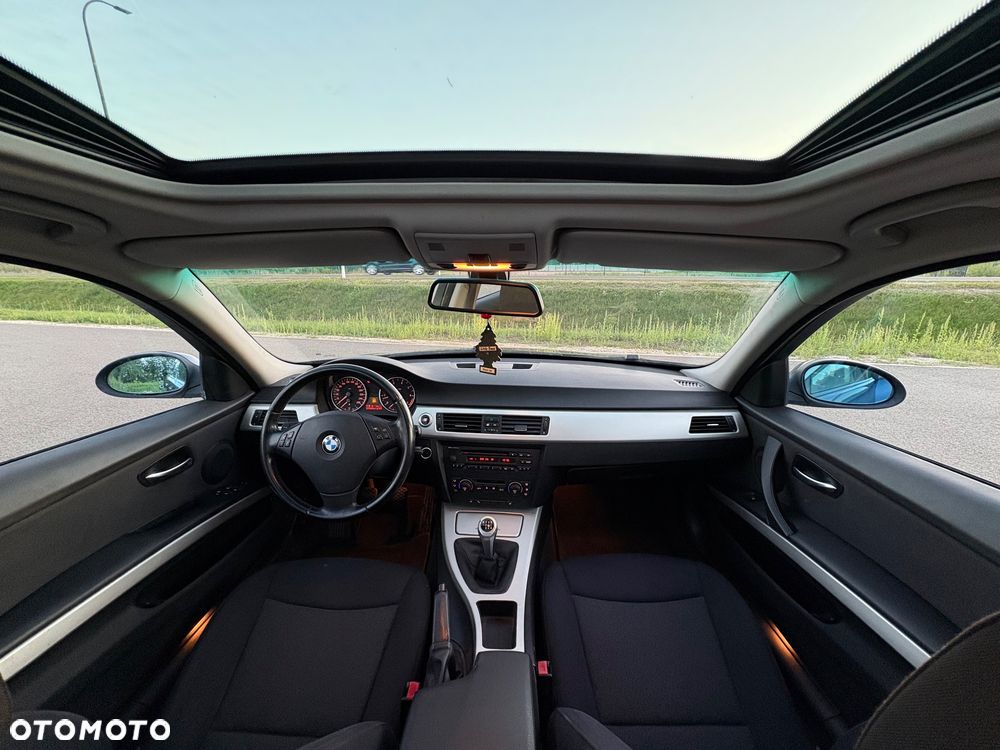 BMW Seria 3 320i - 7