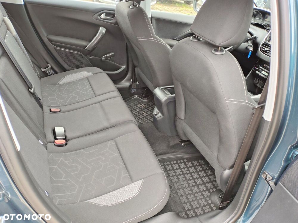 Peugeot 2008 - 25