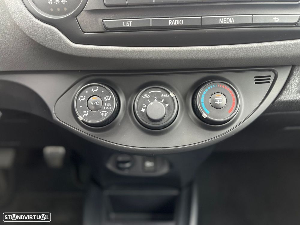 Toyota Yaris 1.4 D-4D ACtive+AC - 19