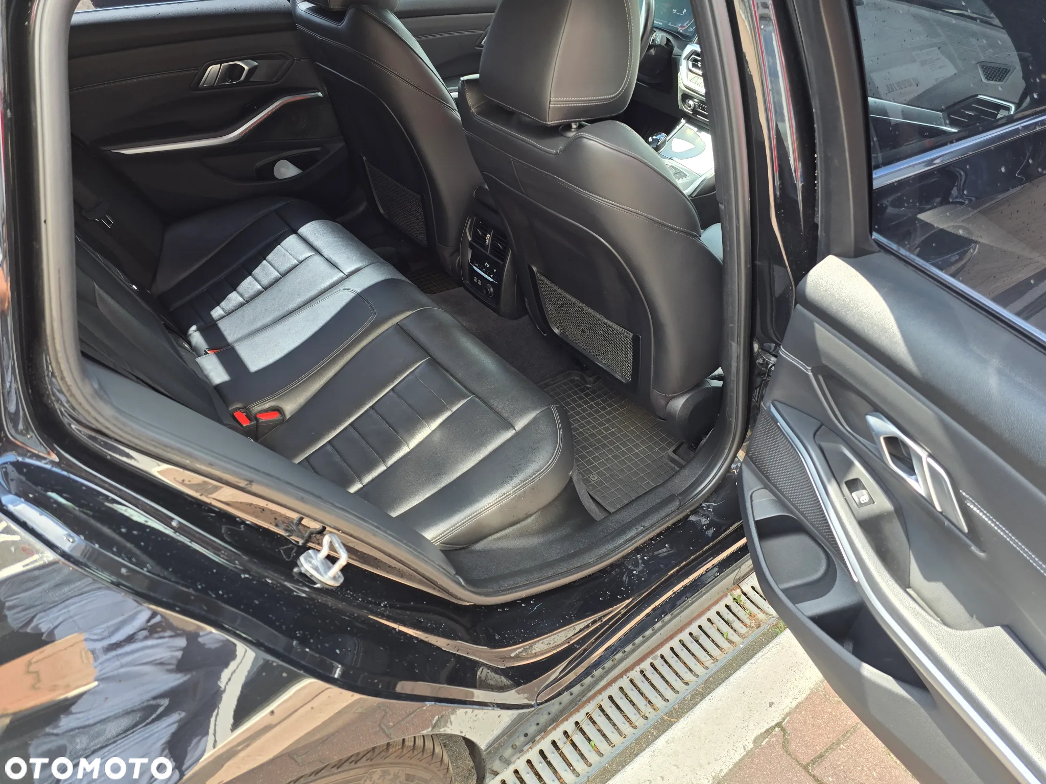 BMW Seria 3 318d Luxury Line - 12