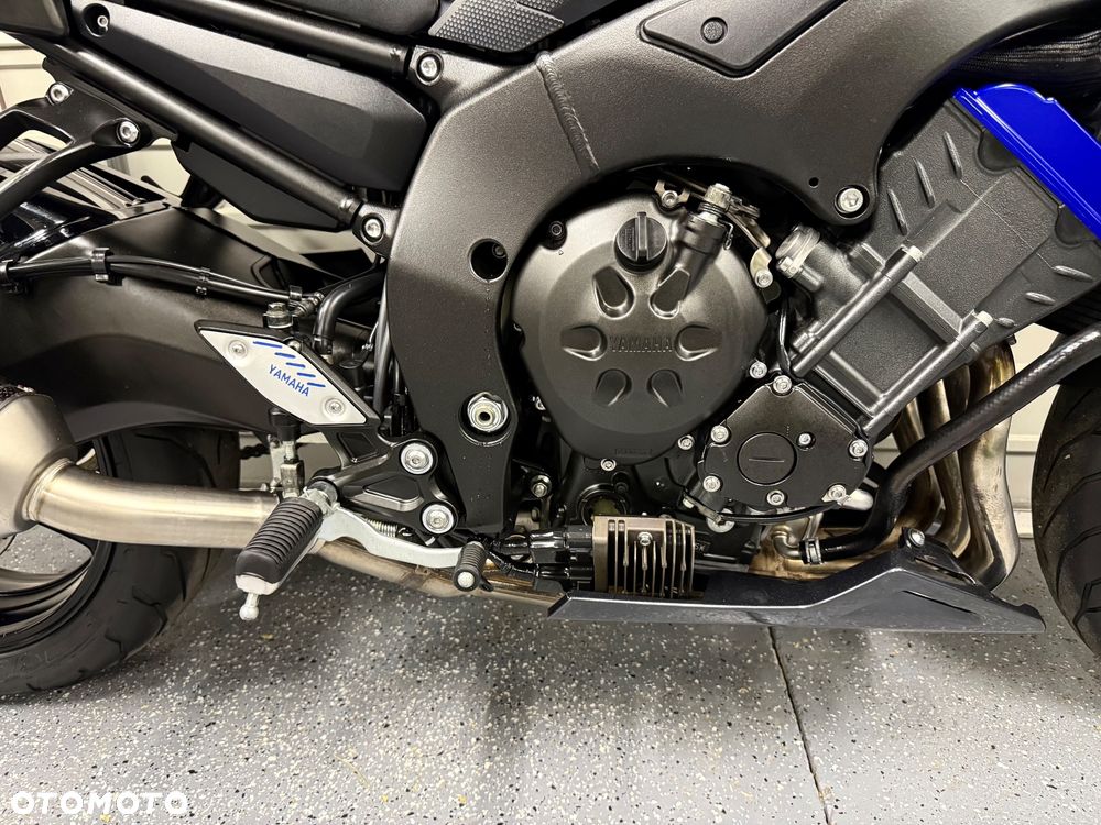 Yamaha FZ8 - 6
