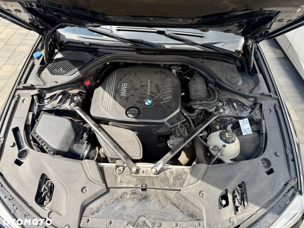 BMW Seria 5 520d M Sport - 32