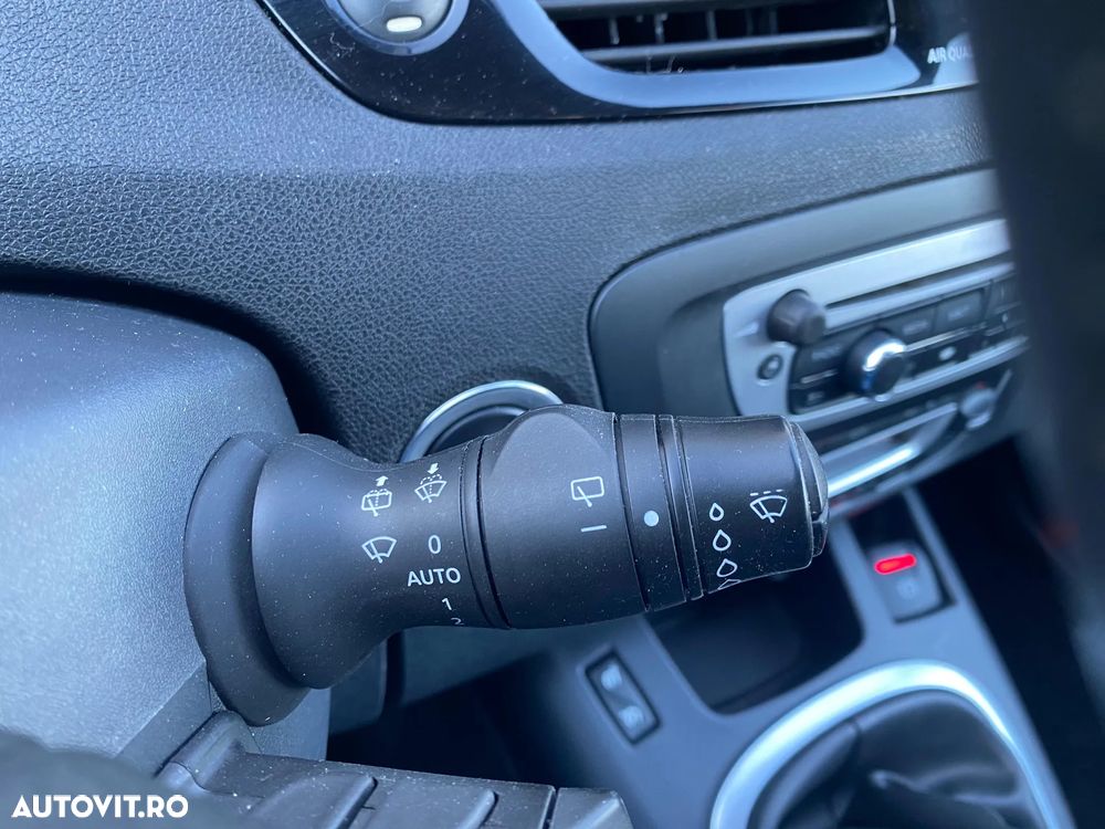 Renault Grand Scenic - 21