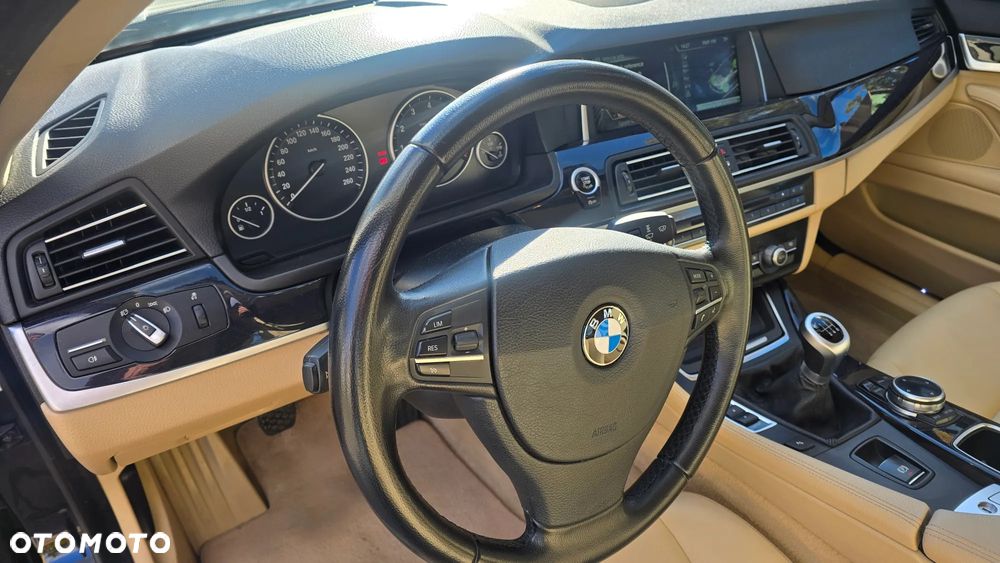 BMW Seria 5 520i - 9