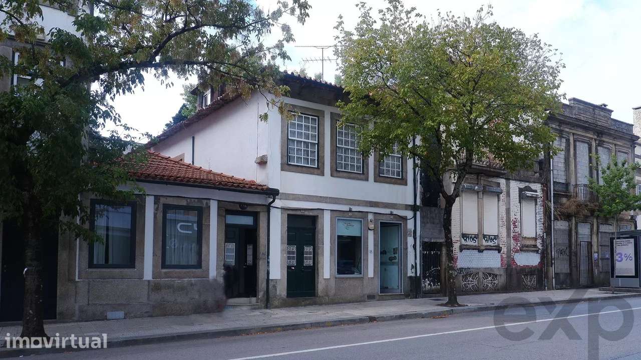Moradia com 11 divisões à venda no Porto - Grande imagem: 3/27