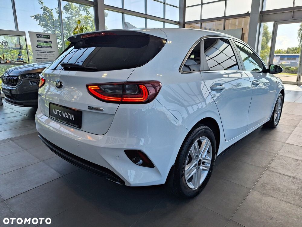 Kia Ceed 1.6 CRDi mHEV M - 5