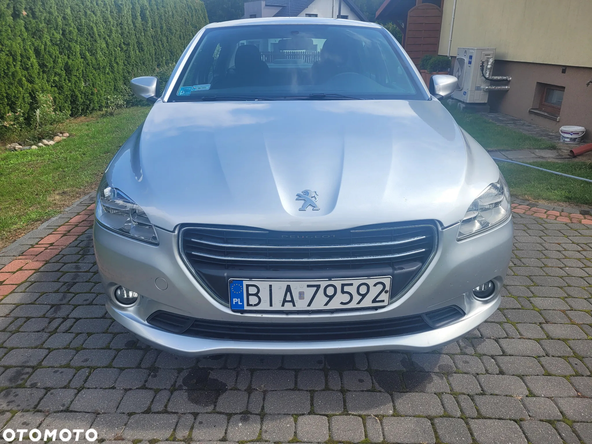 Peugeot 301 1.6 VTi Allure - 2