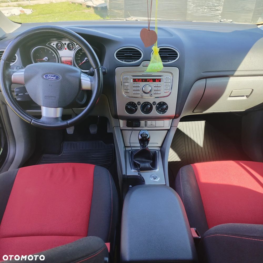 Ford Focus 1.6 Trend - 9