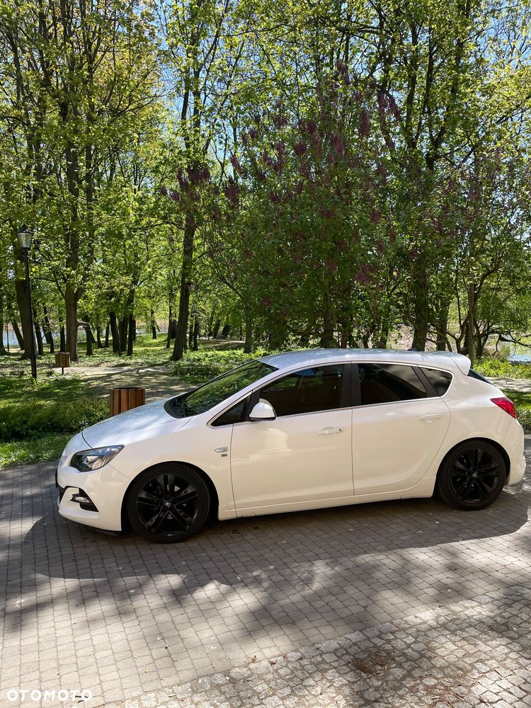 Opel Astra 1.4 Turbo - 1