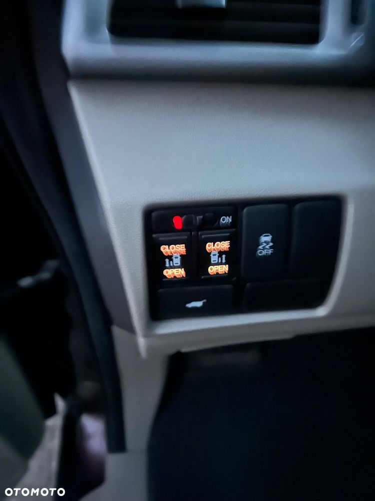 Honda Odyssey 3.5 LX - 9