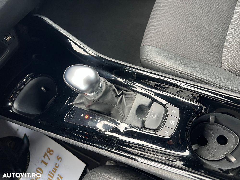 Toyota C-HR Hybrid Business-Edition - 18