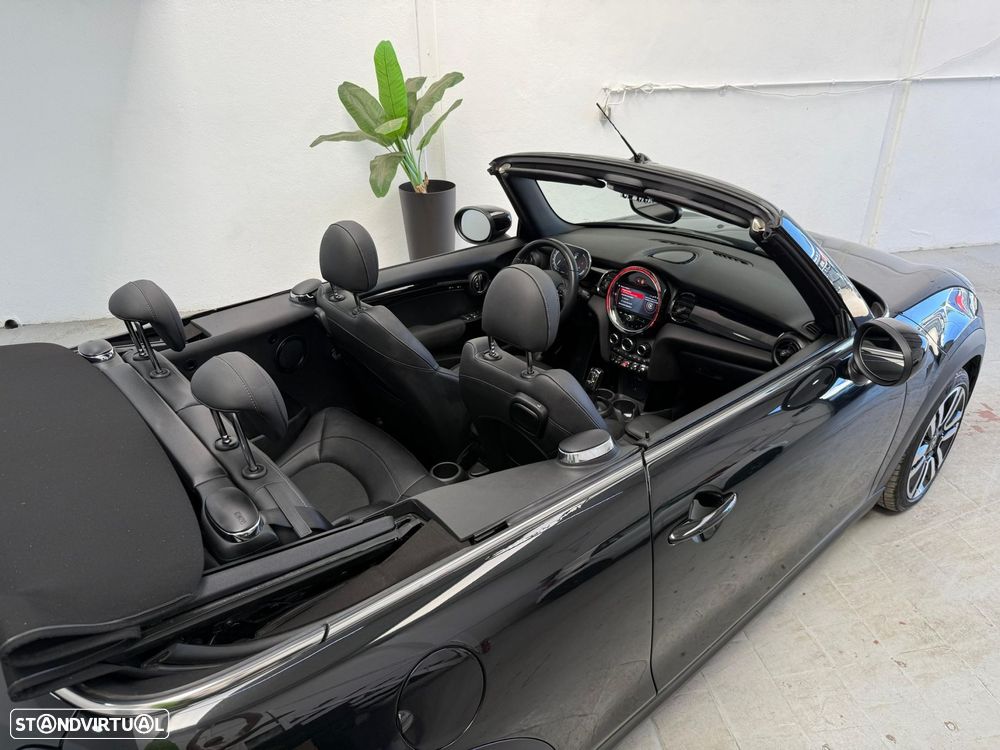 MINI Cabrio Cooper Premium Plus Essential Auto - 4