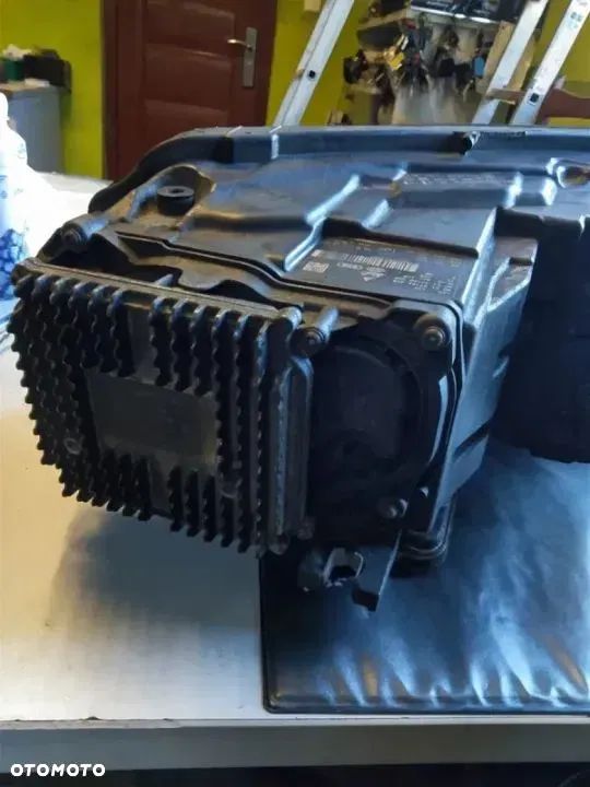 Lampa przednia lewa A8 D4 Matrix 4H0941035 - 6