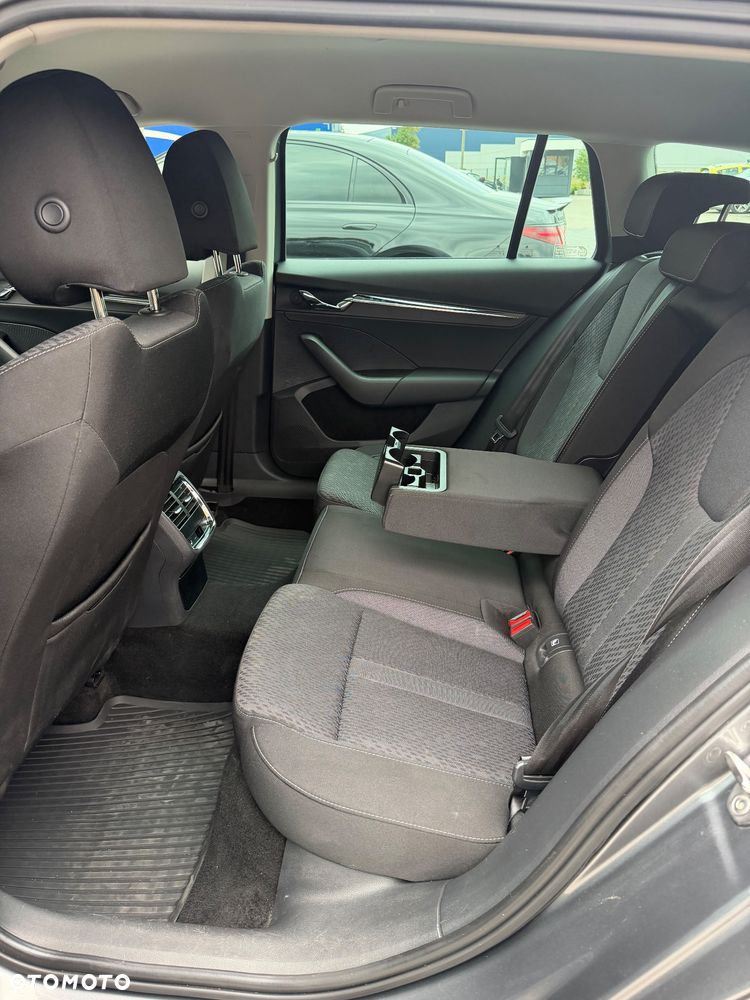 Skoda Octavia 2.0 TDI Style DSG - 12