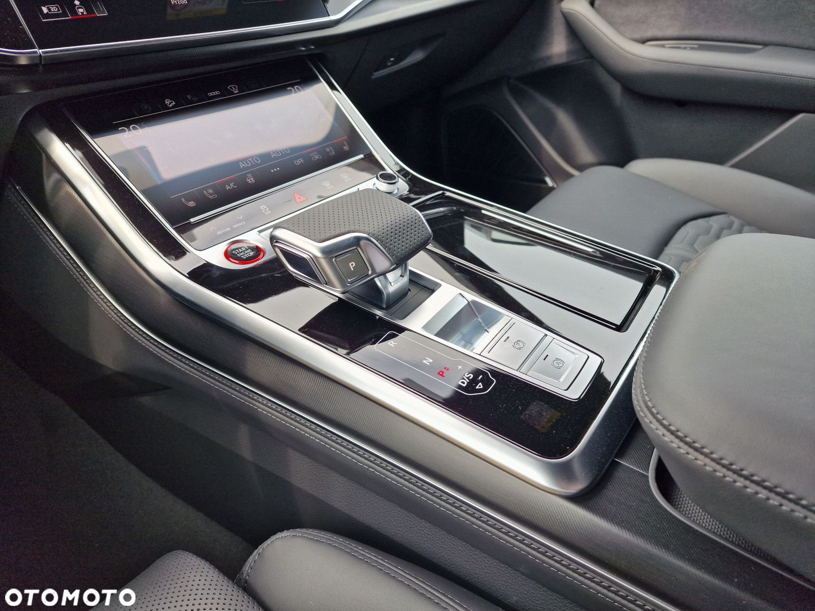 Audi RS Q8 - 22