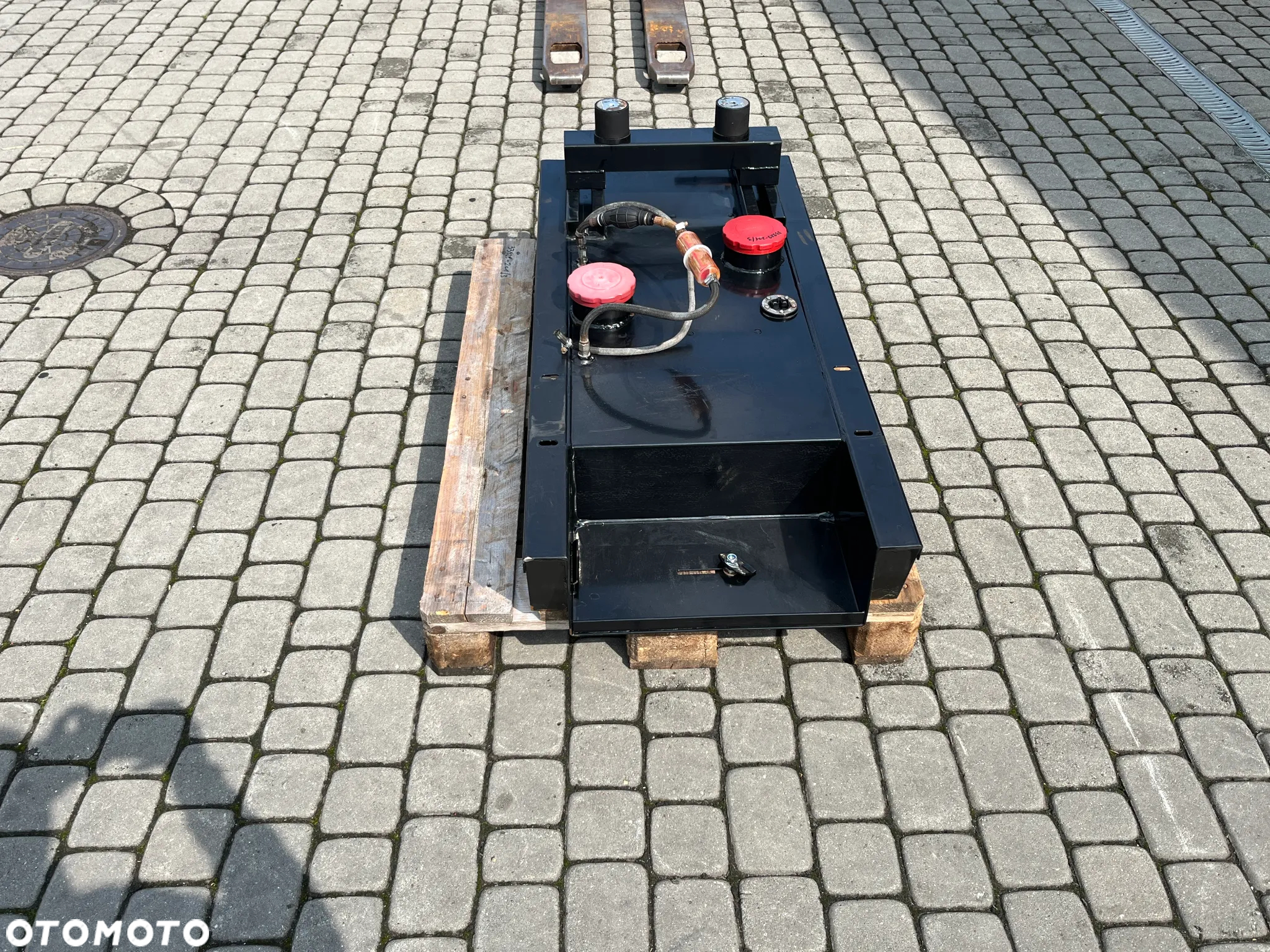 PODSTAWA AGREGATU PRĄDOTWÓRCZEGO ZBIORNIK PALIWA Z OSPRZĘTEM INMESOL AP-022 1200 NETTO - 5