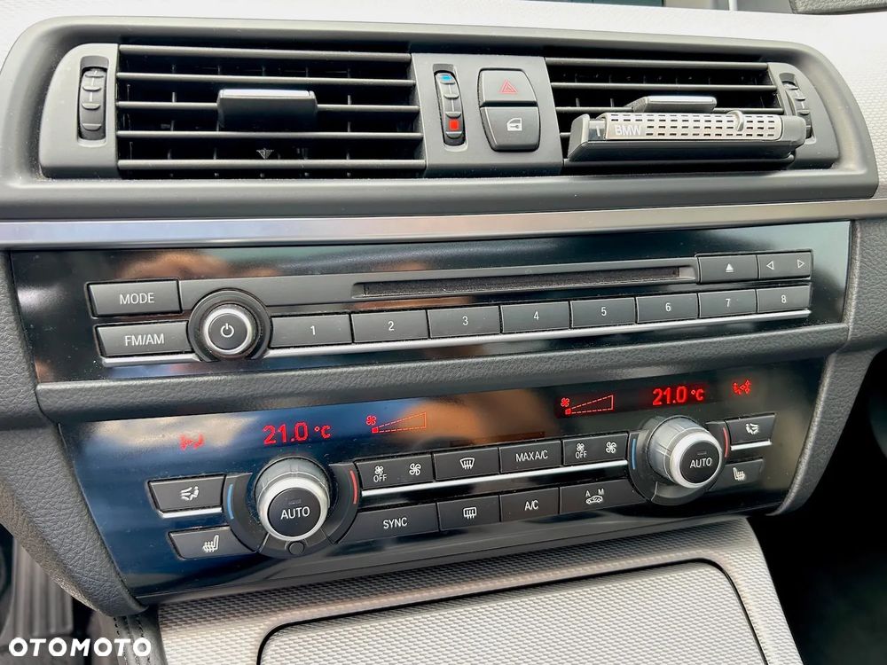 BMW Seria 5 535i Sport-Aut - 25