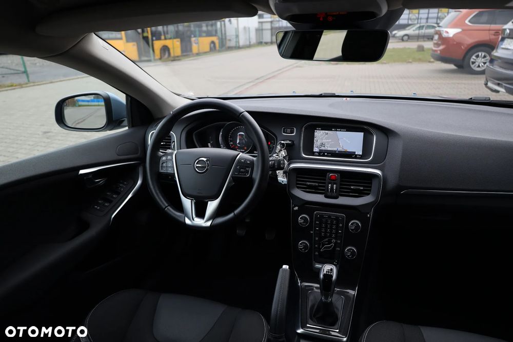 Volvo V40 T2 Momentum - 26