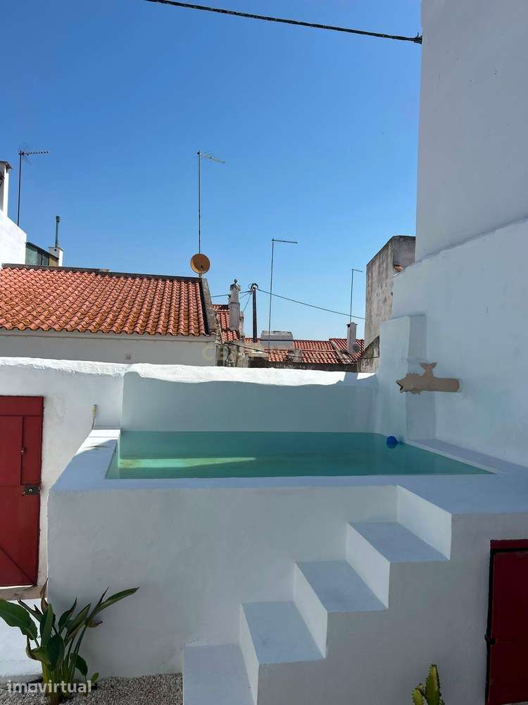 Moradia T3 totalmente reabilitada com piscina no coração do Torrão - Grande imagem: 4/30