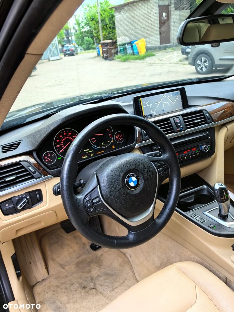 BMW Seria 3 328i xDrive Sport Line - 13