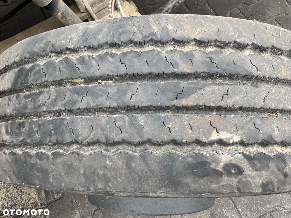 Komplet kół prowadzących, napędowych, felga, opona Pirelli 215/75 R17,5 - 6