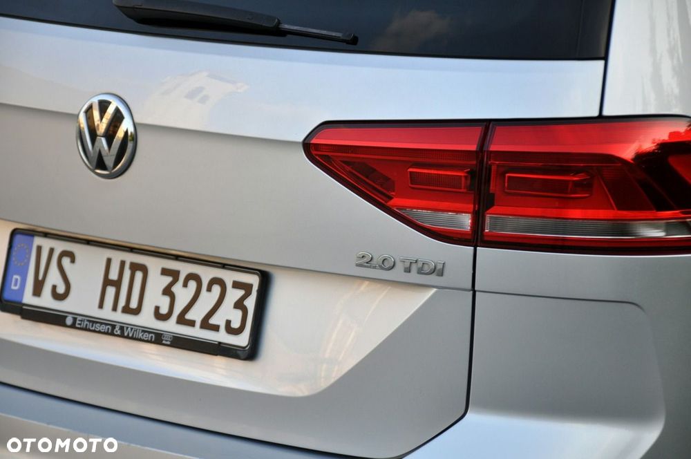 Volkswagen Touran - 16