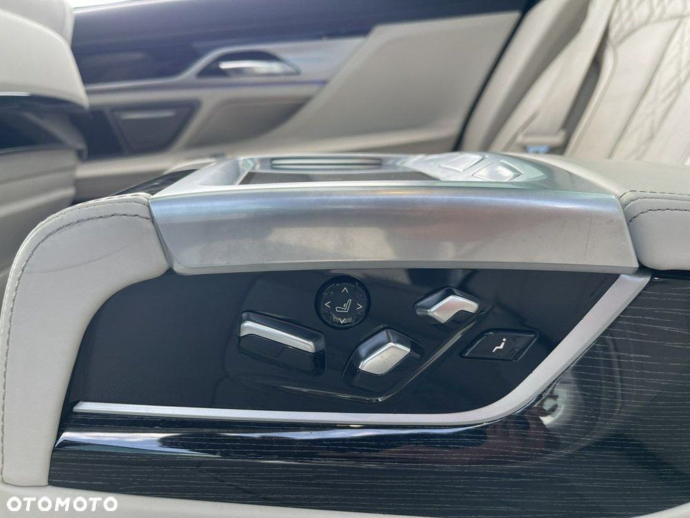 BMW Seria 7 - 22