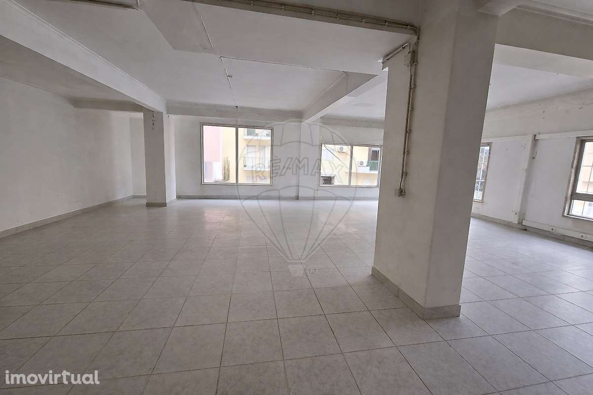 Loja  para arrendamento - Grande imagem: 2/17