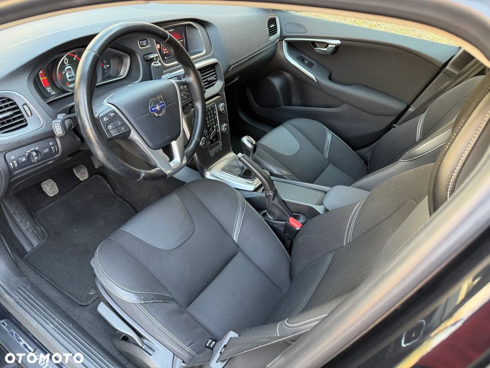 Volvo V40 D4 Inscription - 11