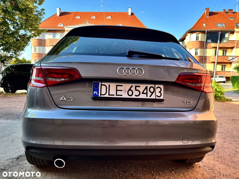 Audi A3 Sportback 1.6 TDI DPF S tronic Ambiente - 6