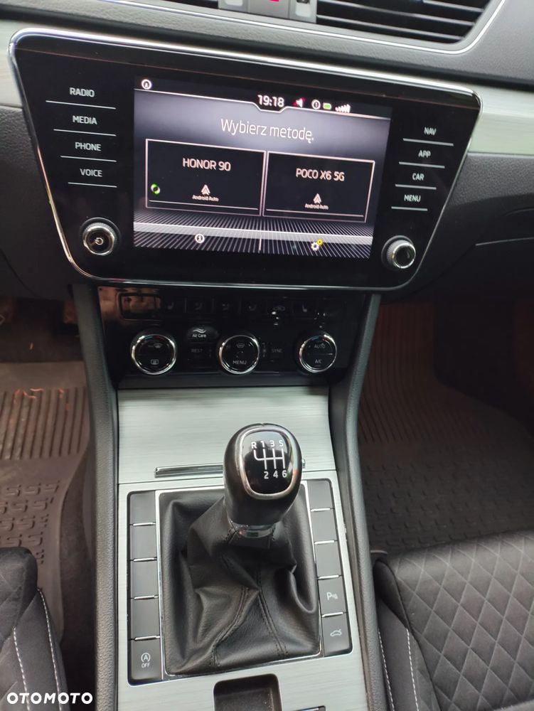 Skoda Superb 2.0 TDI SCR Ambition - 11