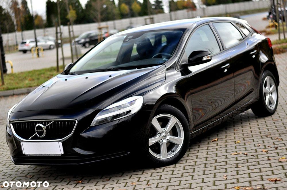 Volvo V40 D2 Drive-E Momentum - 1
