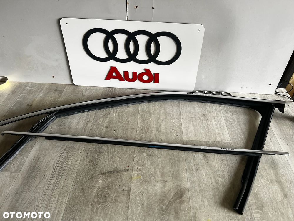 USZCZELKA SZYBY RAMKI DRZWI LISTWA ZGARNIAJĄCA AUDI Q5 80A LEWY PRZÓD 80A837431A 80A853283/284 JAK NOWE - 1