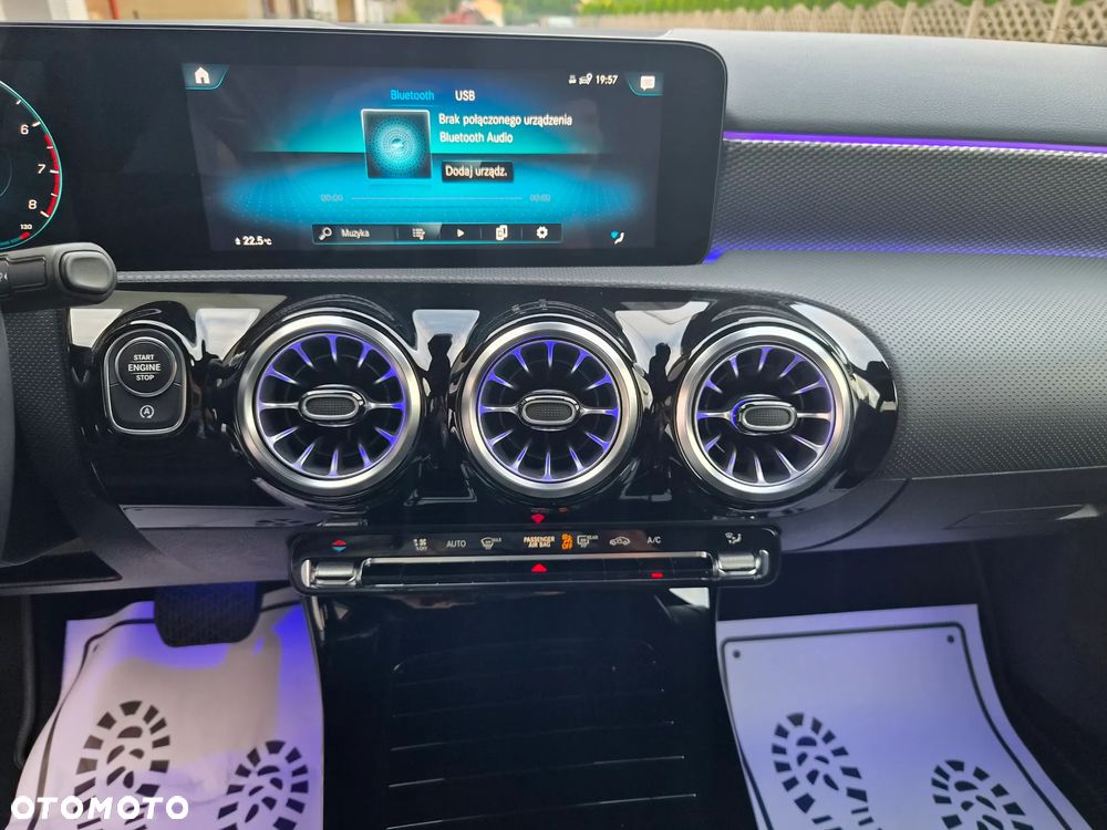 Mercedes-Benz Klasa A 180 7G-DCT Special Edition - 18
