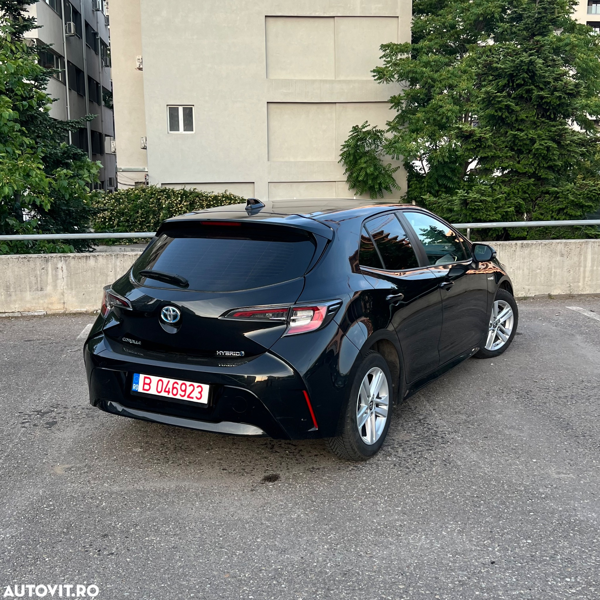 Toyota Corolla 1.8 HSD Business - 10