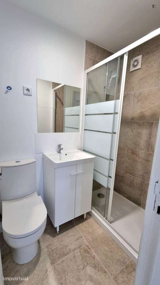Quarto - localizado em Olivais Lisbon - Grande imagem: 2/9
