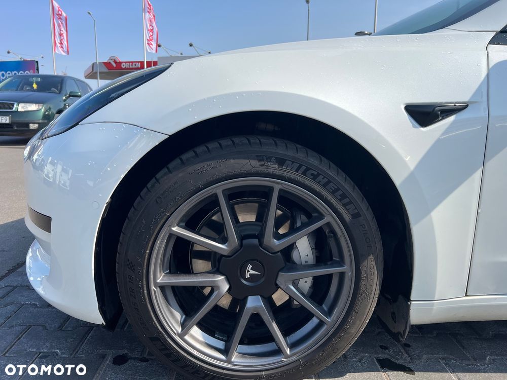 Tesla Model 3 Standard Reichweite Plus Hinterradantrieb - 2