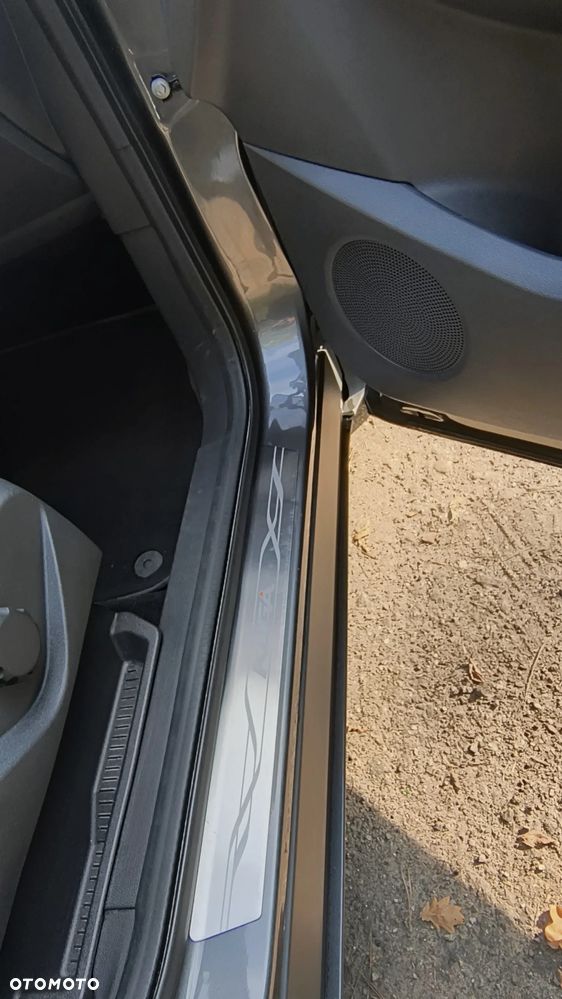 Ford Kuga - 36