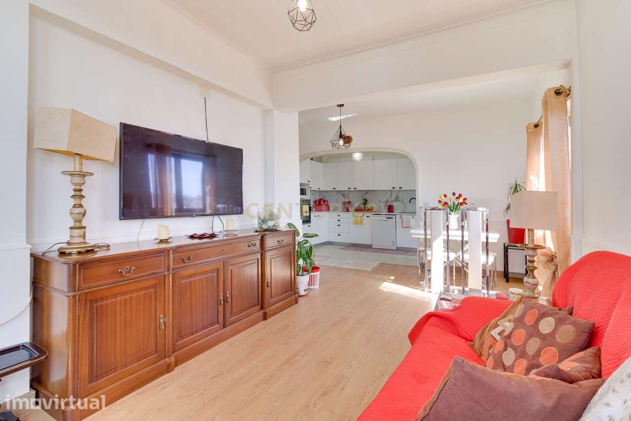 Apartamento T2 na Cova da Piedade com vista panorâmica de 180 graus - Grande imagem: 5/24